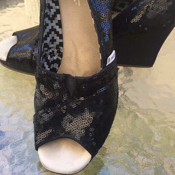 Toms Black Sequin Wedges - Picture 4 of 8